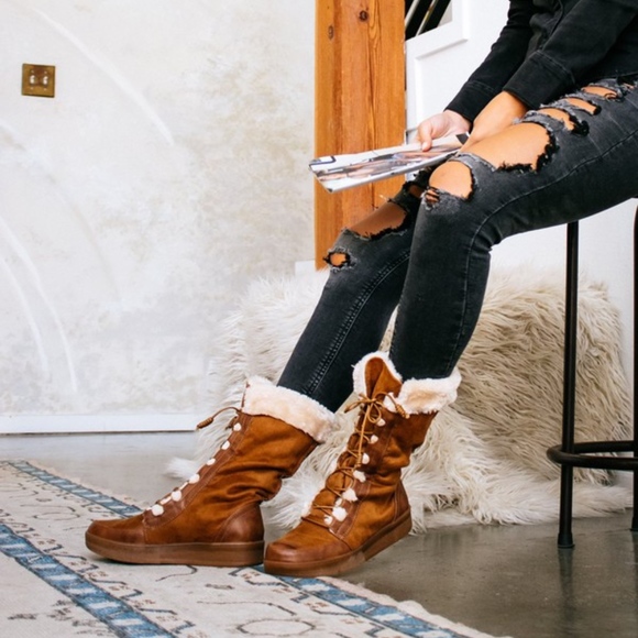 EDDY Fall Love Boots - Picture 2 of 4